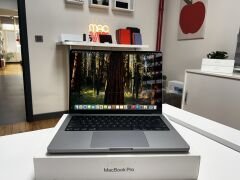 MacBook Pro 14.2'' M1 PRO 16GB Ram 1TB Ssd MKGQ3TU/A Uzay Grisi - Sıfır Ayarında