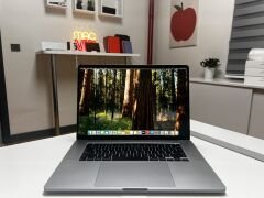 MacBook Pro 16'' 2.4Ghz İ9 32GB Ram 512GB Ssd 4GB Gpu Uzay Grisi - Çok Temiz